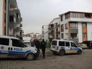 Ev Eşyası Taşırken Dördüncü Kattan Düştü