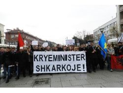 Kosovalı Sırp Bakanın İstifası İstendi