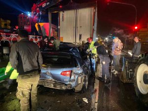 Tır’ın Altına Giren Otomobil Sürücüsü Öldü
