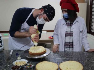 Yüzlerce Kişi Kurslarda Eğitim Aldı