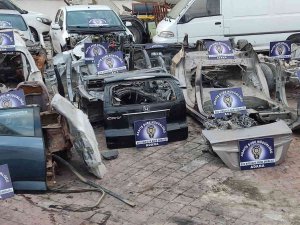 Araçları Parçalarken Yakalandı
