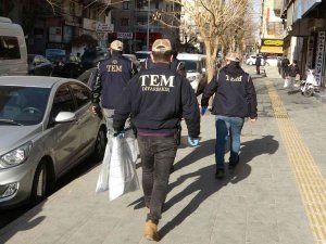 Diyarbakır İ̇hd Şubesinde Şafak Operasyonu Tamamlandı: Çok Sayıda Dokümana El Konuldu
