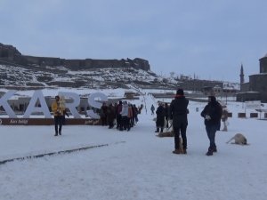 Kars’a Turistlerden Yoğun İlgi