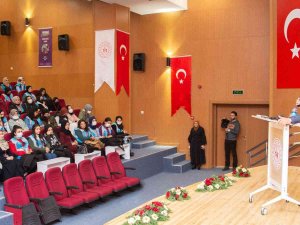 Rektör Aksoy, Gönüllülük Kampı’nda Gençlerle Buluştu