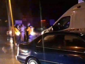 İ̇ki Otomobil Çarpıştı: 1 Yaralı