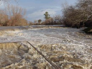 Manavgat Şelalesi’nde Bulunan Tesisler Sular Altında Kaldı