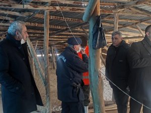 Elazığ’da Evin Çatısı Biriken Kar Nedeniyle Çöktü