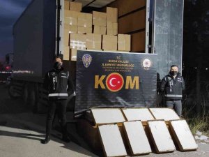 Bursa’da Kaçak Sigara Operasyonu; Piyasa Değeri 5 Buçuk Milyon