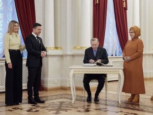 Ukrayna Devlet Başkanı Zelenskiy: “Türkiye İle Diplomatik İlişkilerimizin Başlangıcının 30’uncu Yılını Kutluyorum”