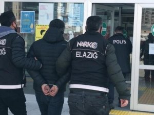 Valizinden 8 Kilo Uyuşturucu Çıkan Zanlı Tutuklandı