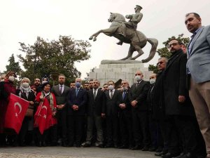 ‘Onur Anıtı’na Yapılan Saldırıya İktidar Ve Muhalefetten Tepki