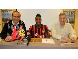 Nzuzi Bundebele Toko Eskişehirspor'da