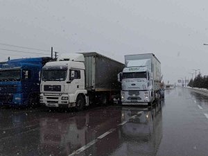 Konya-antalya Karayolu Kar Nedeniyle Trafiğe Kapatıldı