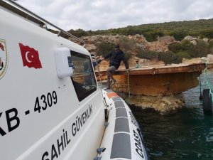 Yunanistan Unsurlarınca Denize Atılan Göçmenin Cansız Bedeni Bulundu
