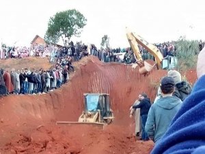 Fas’ta Kuyuya Düşen Çocuğu Kurtarmak İçin 48 Saattir Çalışmalar Sürüyor