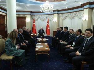 Cumhurbaşkanı Erdoğan, Kiev’de Kırım Tatar Heyetini Kabul Etti