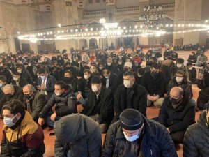 Ak Parti İ̇stanbul İ̇l Gençlik Kolları’ndan Regaip Kandili Programı