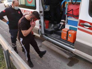 Kazada Kanlar İçinde Kalan Sürücü Ayakkabısı Çamurlu Olduğu İçin Ambulanstan İndi