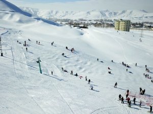 Bitlis’teki Kayak Merkezlerinde Yarıyıl Yoğunluğu