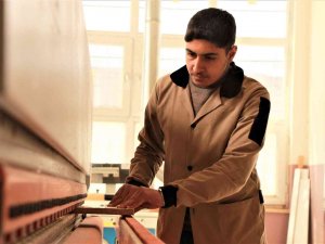 Bingöl’de Fabrika Gibi Okul