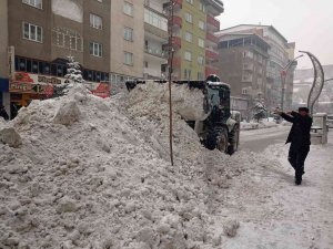 Hakkari’de Karla Mücadele Çalışması