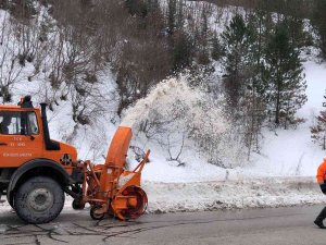 Sinop’un Yüksek Kesimlerinde Kar Küreme Çalışmaları