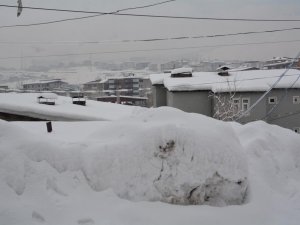 Hakkari’de 78 Yerleşim Yerinin Yolu Ulaşıma Kapandı