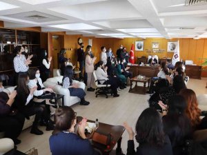 Kazakistanlı Öğrencilerden Rektör Göktaş İle Bir Araya Geldi