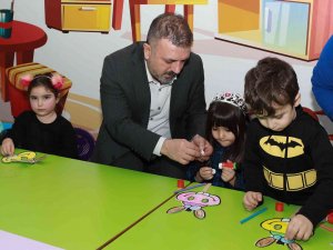 Sincan Belediye Başkanı Murat Ercan’dan Çocuklara Sürpriz Ziyaret