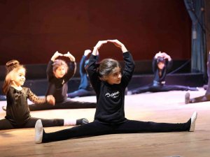 Yunusemre’de Çocuk Şenliği Dolu Dolu Geçti