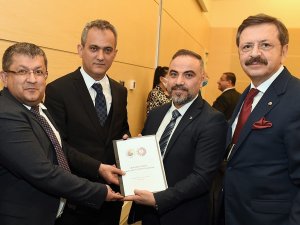 Mesleki Eğitim Dosyası Bakan Özer’e Sunuldu