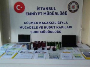 İ̇stanbul’da Terör Örgütü Üyelerine Sahte Pasaport Temin Eden 3 Kişi Yakalandı