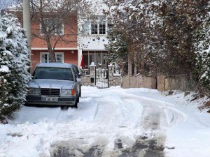 Başkent Güne Kar Yağışı İle Başladı