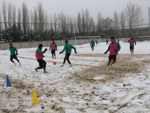 Sivas Belediyespor, Kar Yağışı Altında Çalıştı