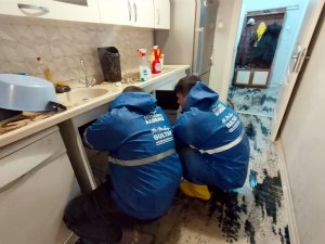 Akdeniz Belediyesi, Yağmurdan Etkilenen Ailelerin Yardımına Koştu