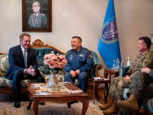 Abd Ankara Büyükelçisi Jeff Flake, İ̇ncirlik’te