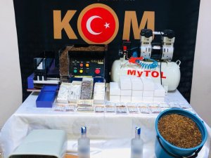 Edirne’de İş Yerinde Kaçak Tütün Ve İçki Ele Geçirildi