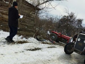Devrilen Traktörün Sürücüsü Hayatını Kaybetti