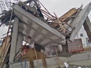 Sakarya’da İnşaat Halindeki Bina Çöktü