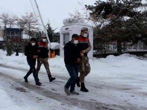 İ̇nsan Kaçakçılığı Yapan 2 Kişi Tutuklandı