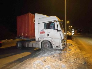 Zincirleme Kaza Sonrası Yol Trafiğe Açıldı