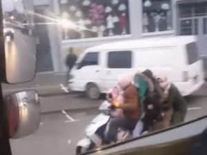 Bursa’da Bir Motosiklete 5 Kişi Bindi