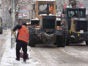 Van’da Kar Yağışı Sevindiriyor