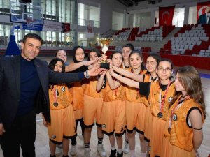 Bozüyük Belediyesi Eğitim Ve Spor Kulübü İl Şampiyonu Oldu