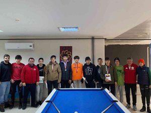 Gençlerle Bilardo Şampiyonası Düzenlendi