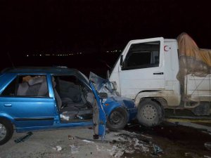 Feci Kazada Baba Öldü, Oğlu Ağır Yaralandı