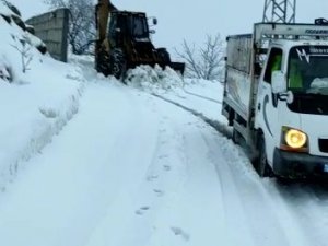 Gercüş’te Karda Mahsur Kalan 4 Kişi Kurtarıldı