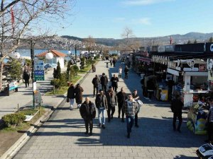 Güzel Havayı Fırsat Bilip İ̇stanbul’un Arka Bahçesine Akın Ettiler