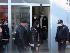 Gözaltına Alınan Chp’li Küçükkuyu Belediye Başkanı Adliye Sevk Edildi