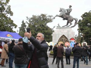 Onur Anıtı’nda Nöbet Devam Ediyor